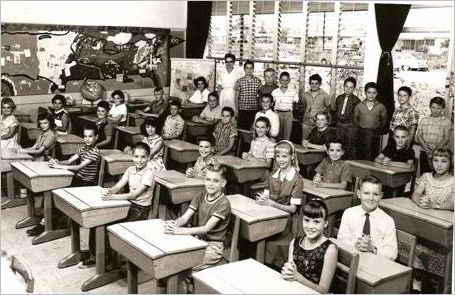 Mrs. Davenport's 1959 Hibiscus Elementary School 4th Grade Class 
